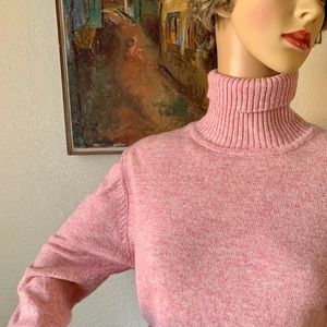EUC L.L.Bean Lamb wool turtleneck pink sweater